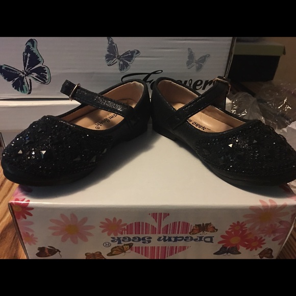 Little Girls Dress Shoes - Picture 1 of 4